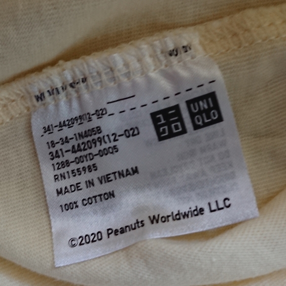 Uniqlo light yellow UT Peanuts Beach Beagle 100% cotton size S - Picture 9 of 11